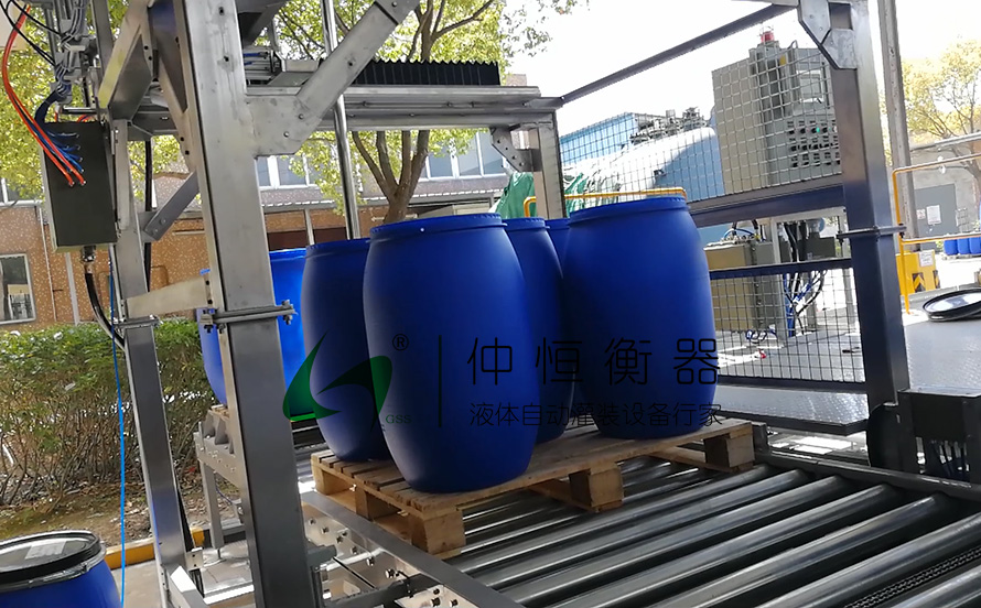 IBC噸桶全自動(dòng)灌裝機(jī)5